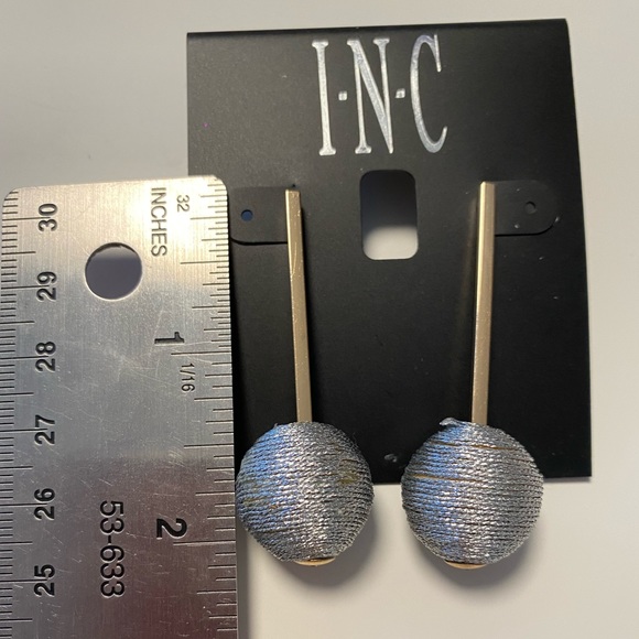 Gold and Silver Earings - Picture 2 of 3